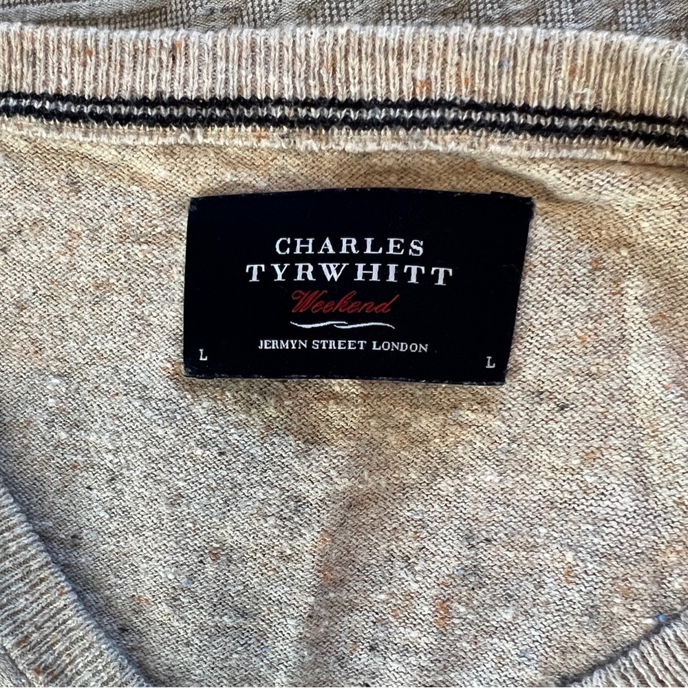 Charles Tyrwhitt Men’s heathered cream v-neck sweater, cotton & cashmere - Large - Picture 9 of 11